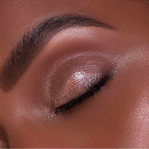 ARTIST COUTURE Spotlight Glitz Diamond Lights Finisher Highlighter Pink Silver - Picture 4 of 11